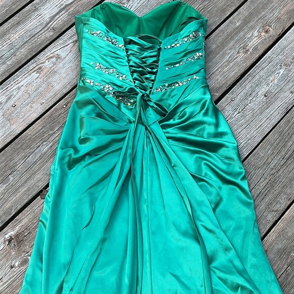 Mori Lee Madeline Gardner lux green gown 5/6 - Picture 6 of 14